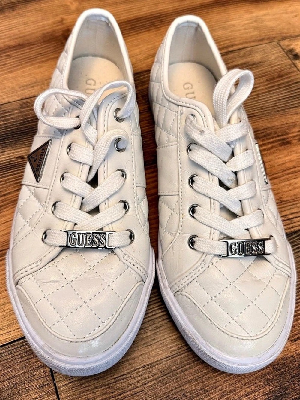 GUESS Loven Sneaker Quilted White Sneakers US 6.5M